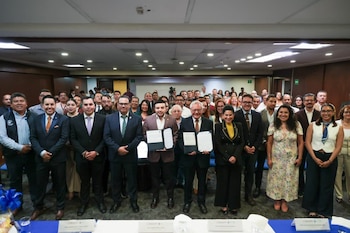 El acuerdo establece bases para permitir que egresados del colegio se incorporen al sistema tecnológico