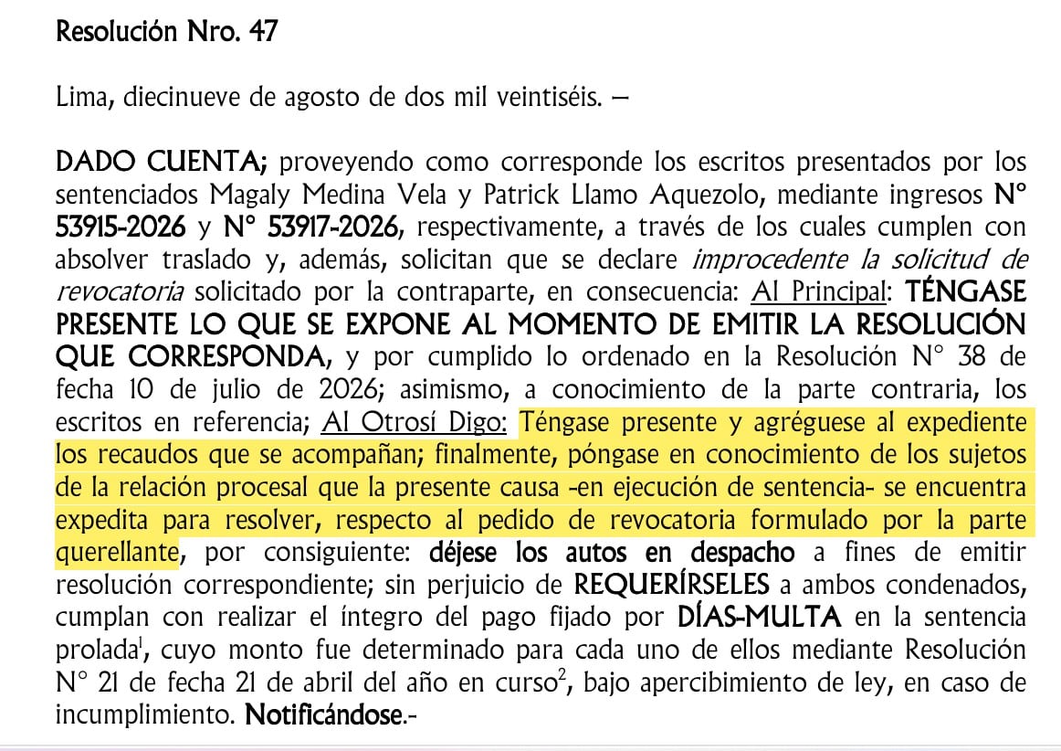 La Resolución Número 47 emitida en Lima declara que la causa sobre el pedido de revocatoria interpuesto contra Magaly Medina y Patrick Llamo se encuentra lista para resolver.