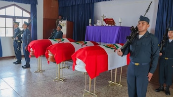 Rinden homenaje póstumo a tripulantes