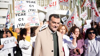 IU urge al PSOE una