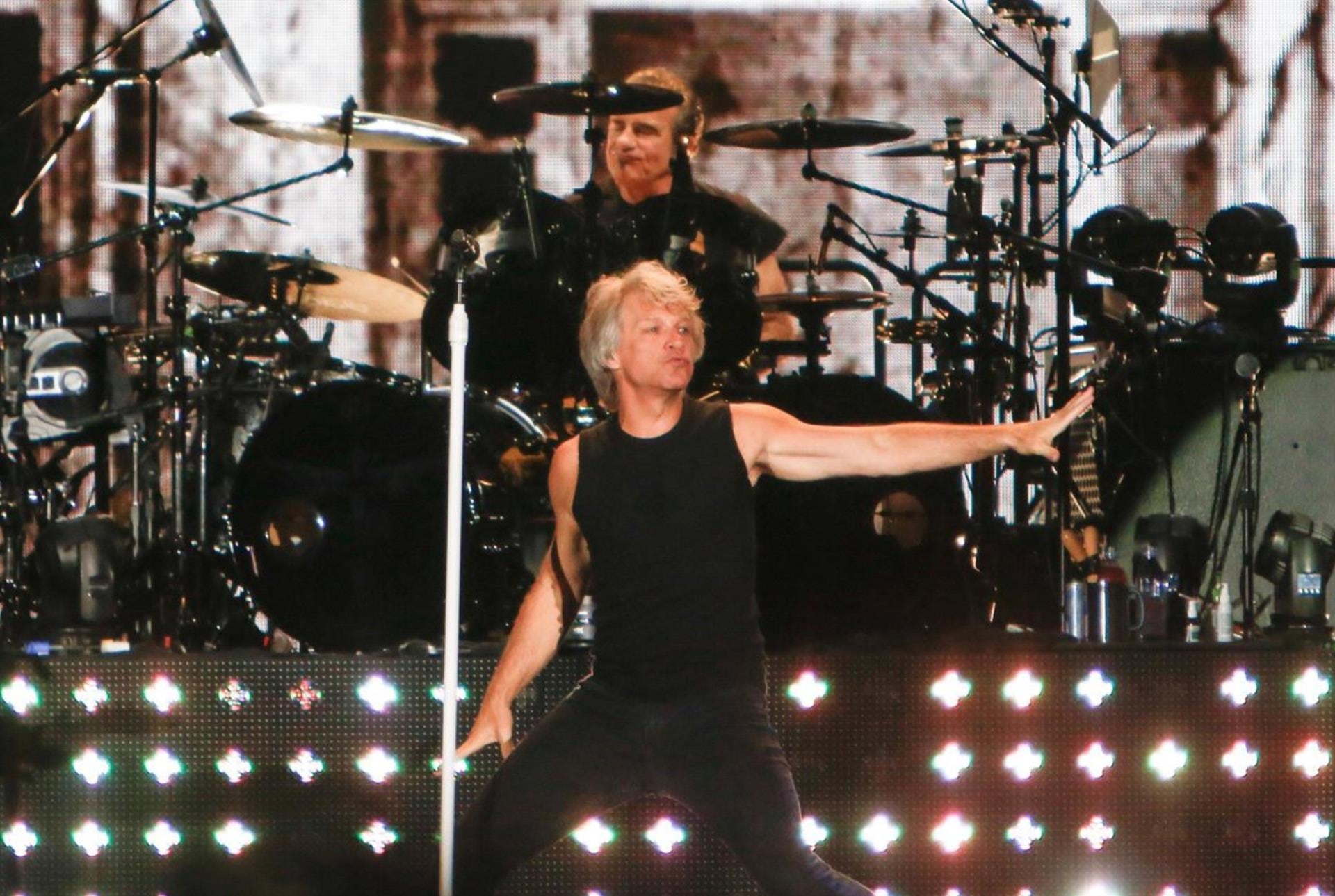Jon Bon Jovi detiene su show en pleno concierto en el Madison Square Garden por problemas de salud