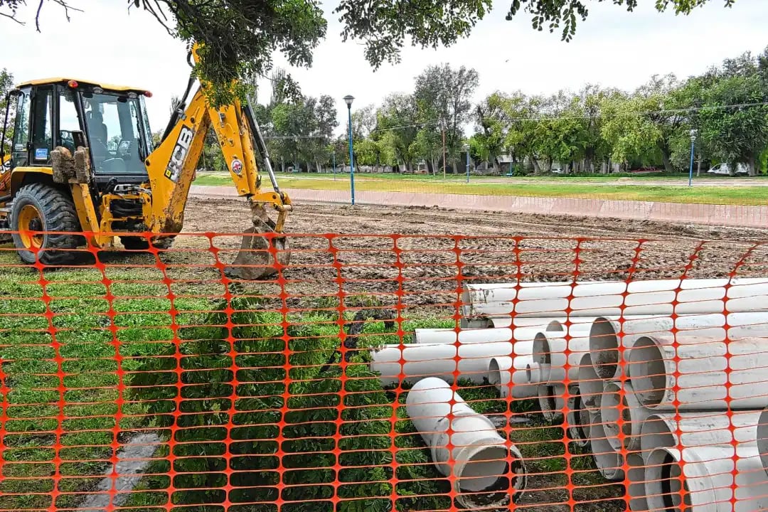 Inspectores de la Secretaría de Trabajo de Río Negro recorrieron el lugar tras el accidente, suspendieron la actividad y abrieron una investigación (Fotos: Diario Río Negro)
