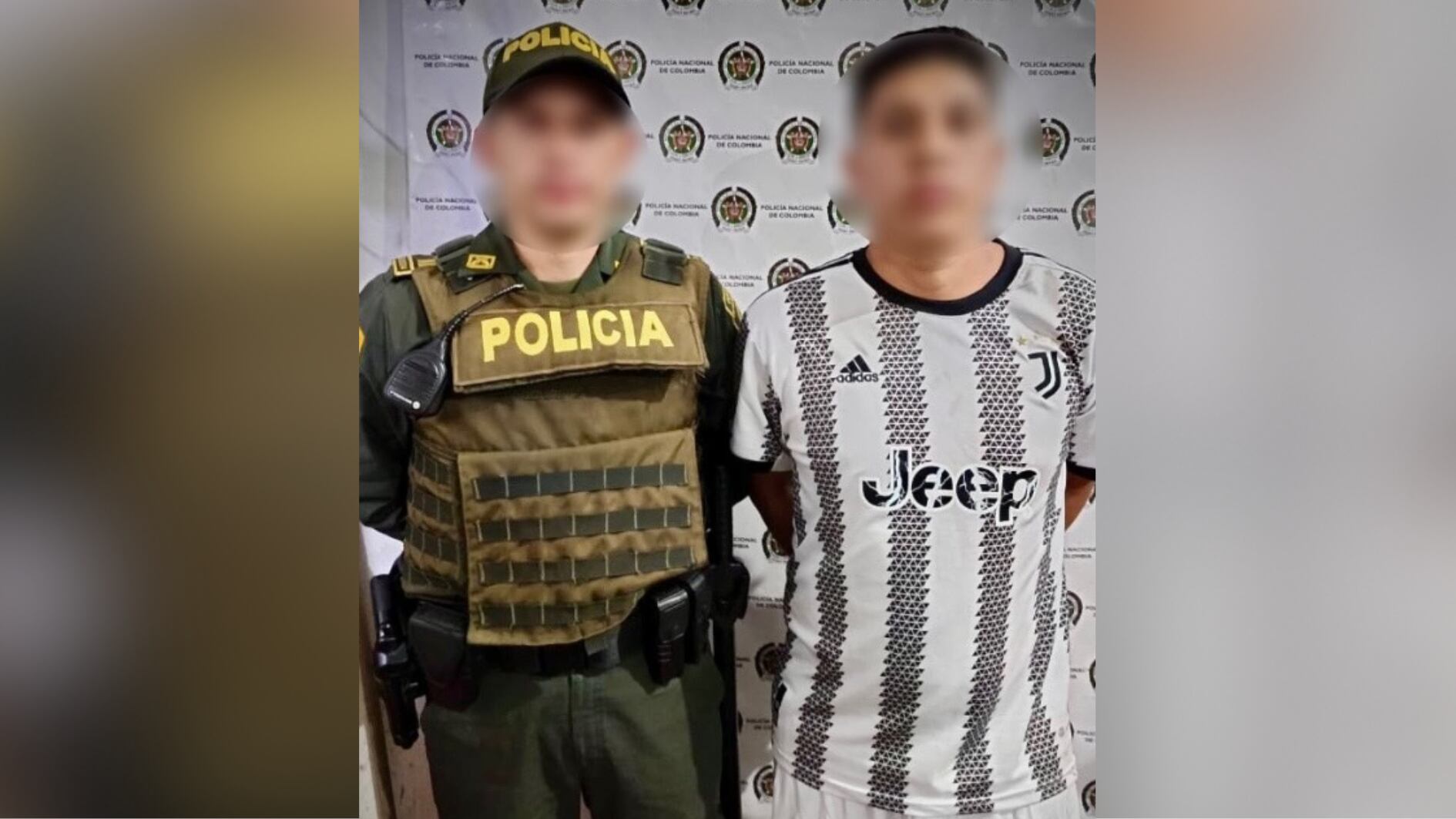 Las autoridades llegaron hasta la cancha de fútbol en Popayán y encontraron al árbitro con varios golpes y una lesión abierta en el rostro - crédito @PoliciaPopayan/X