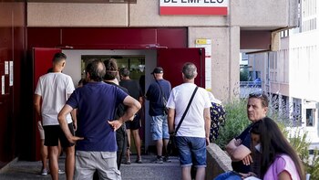 El paro sube en 26.769