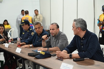 Cali extendió 48 horas la búsqueda de sobrevivientes del sismo del 10 de agosto tras detectar posibles señales de vida bajo los escombros - crédito @alejoeder/X