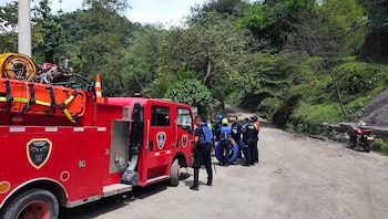 El Cuerpo de Bomberos Voluntarios de Nocaima halló sin vida a Dilan Linares, un menor de 7 años, en el río Tobia tras intensas labores de búsqueda - crédito Bomberos Cundinamarca