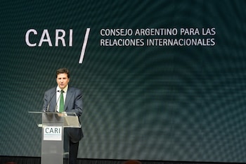 El presidente del CARI, Francisco de Santibáñez