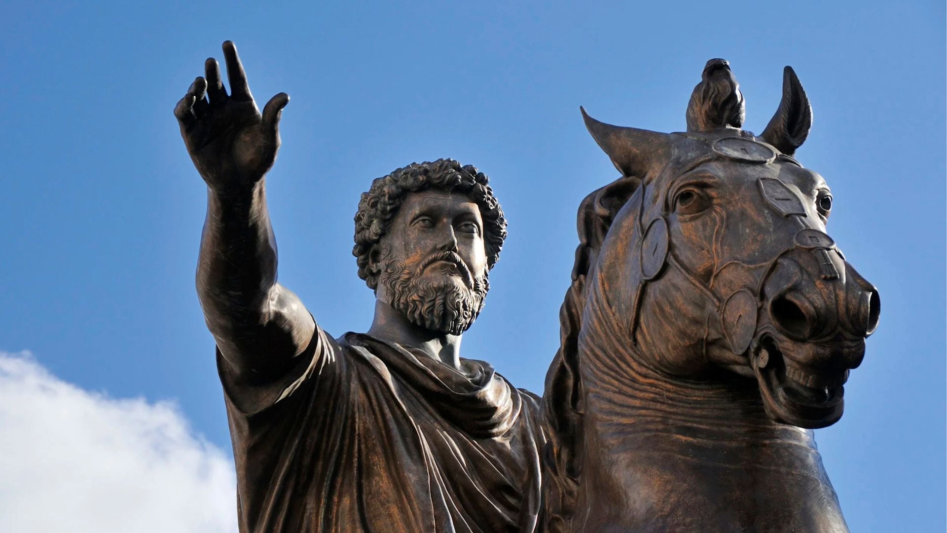 Marco Aurelio, filósofo estoico: “Cuánto tiempo ahorra el que no se da la vuelta para ver lo que su vecino hace, dice o piensa”