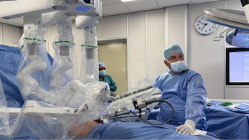 Cirugía robótica preserva función pulmonar de mujer que había sido diagnosticada como inoperable