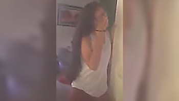 Video de padre regañando a su hija desata discusión en redes sociales