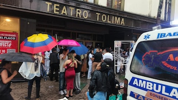 Fuerte aguacero en Ibagué dañó el Teatro Tolima, obligó a evacuar una graduación, derribó árboles y afectó semáforos: así está el panorama