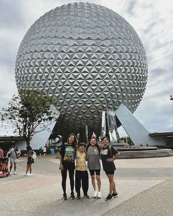 Los mejores momentos de Jimena Barón y su familia en los parques de Disney