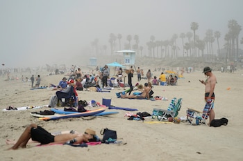Huntington Beach, California, el 25