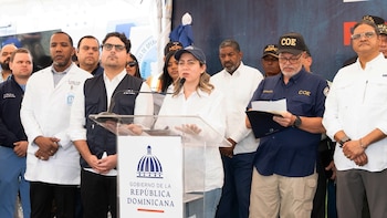 La acción conjunta involucra la distribución de material informativo, campañas digitales y equipos de respuesta rápida para asegurar el acompañamiento y la canalización de denuncias en puntos de alta concentración ciudadana (Foto cortesía Directora Gloria Reyes)