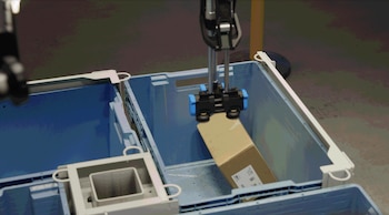 Amazon implementa nuevos robots para organizar las entregas.