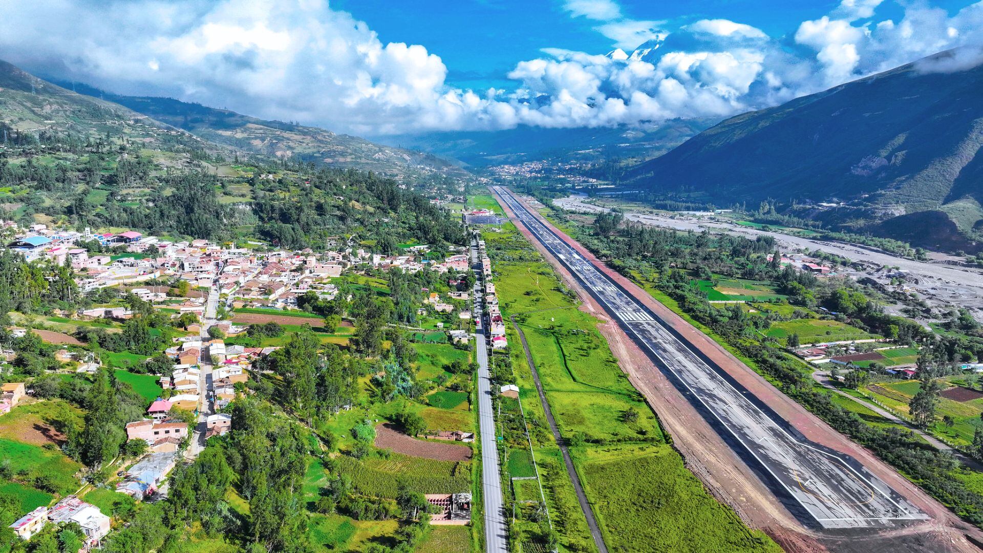 Huaraz apuesta por aumentar el turismo con gestión que aumentará la frecuencia de sus rutas, con dos días más en abril y otro vuelo más al día en julio. - Crédito MTC