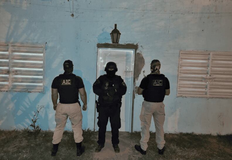 La División Inteligencia de la ex AIC allanó una vivienda de Mateo Booz al 9000, en barrio Gráfico