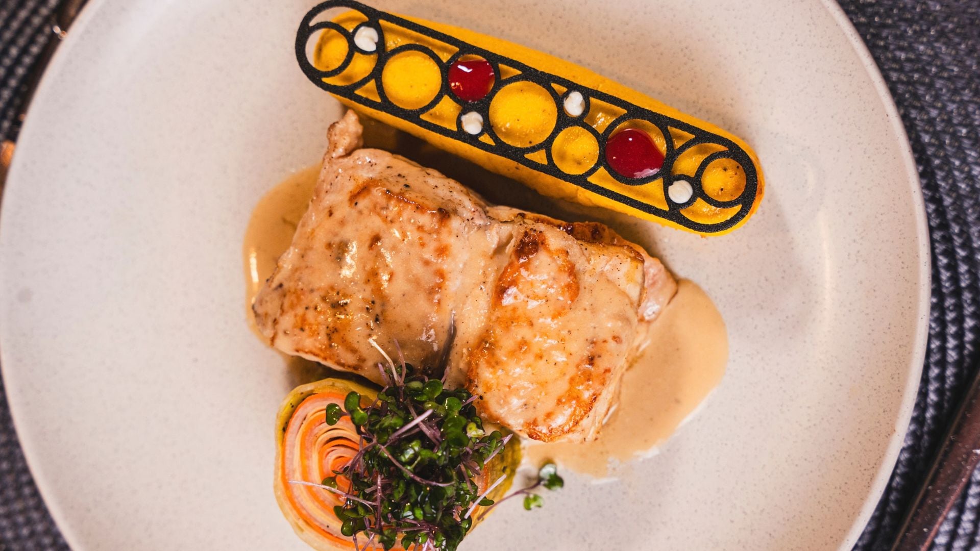 La propuesta gastronómica de Naipí incorpora productos autóctonos y sabores característicos de la región (Loi Suites)