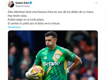 El Dibu presenta una fractura en el dedo de la mano