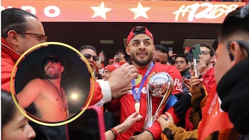 Alexis Vega muestra sus glúteos