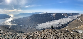 El retroceso del hielo deja expuestas nuevas zonas, donde afloran aguas subterráneas con gas disuelto acumulado bajo glaciares (Gabrielle Kleber)