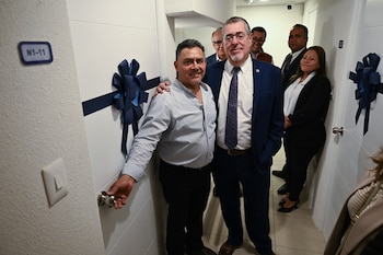 Gobierno de Guatemala entrega la casa número mil del Programa Mi Primera Casa