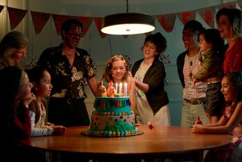 Escena de la serie "Todo