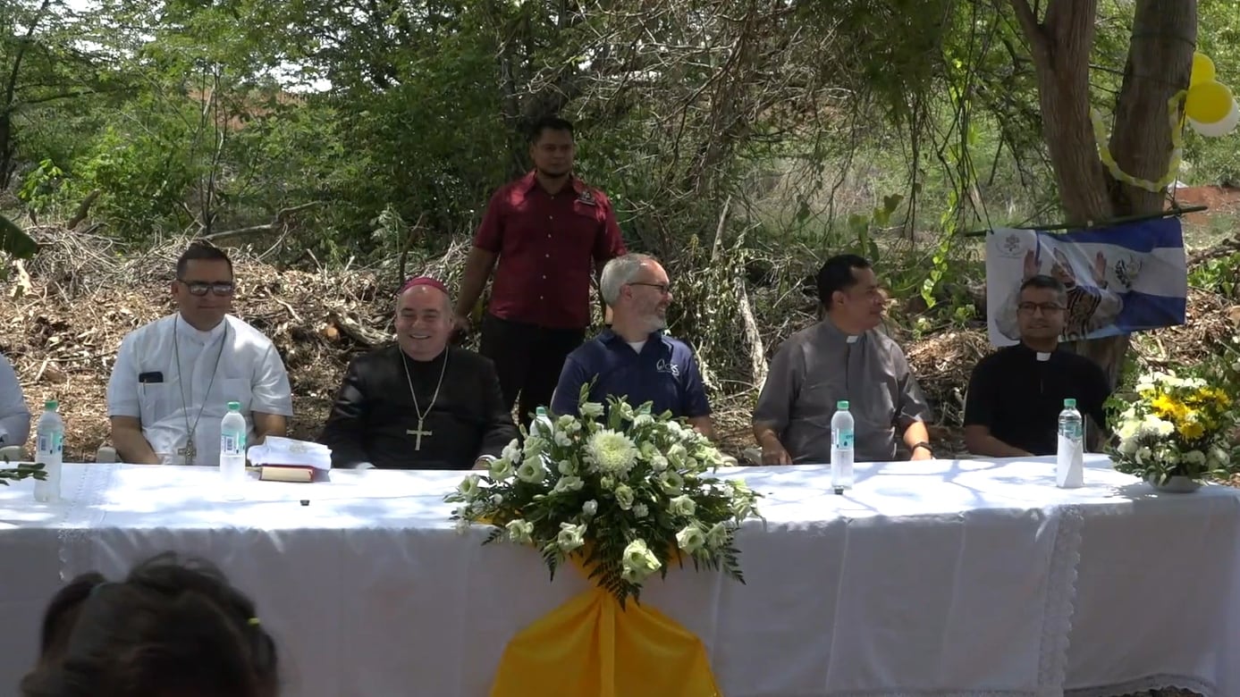 La iniciativa facilitará nuevas infraestructuras y capacitación sobre uso responsable del recurso, buscando reducir enfermedades y cerrar la brecha de acceso a saneamiento básico en áreas afectadas por sequía y polución de fuentes (Captura de pantalla de la transmisión en directo)