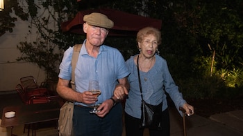 Geoffrey Cardozo con Beatriz Páez,