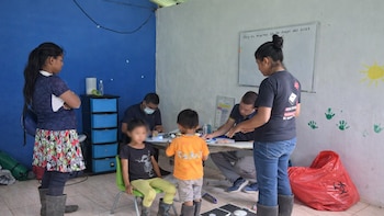 Gira aérea de la Caja Costarricense de Seguro Social lleva atención médica a 96 indígenas cabécares sin acceso por carretera