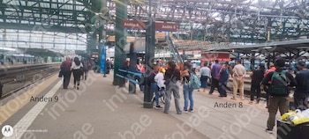 Denunció que la tiraron al piso al subir al tren en Constitución, pero la Justicia rechazó la demanda y la hizo pagar los gastos
