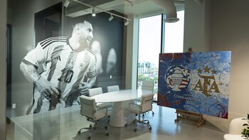 Messi domina la escena desde