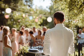Una fiesta en una boda.