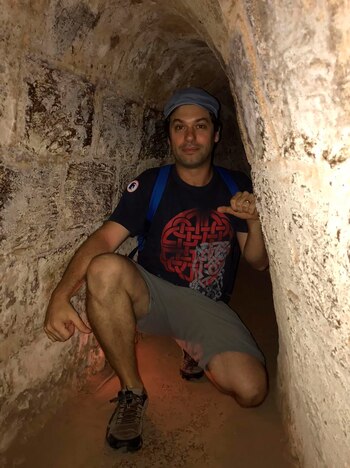 Juan Pablo en los túneles