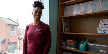 Carneshia Edwards ocupa el cargo