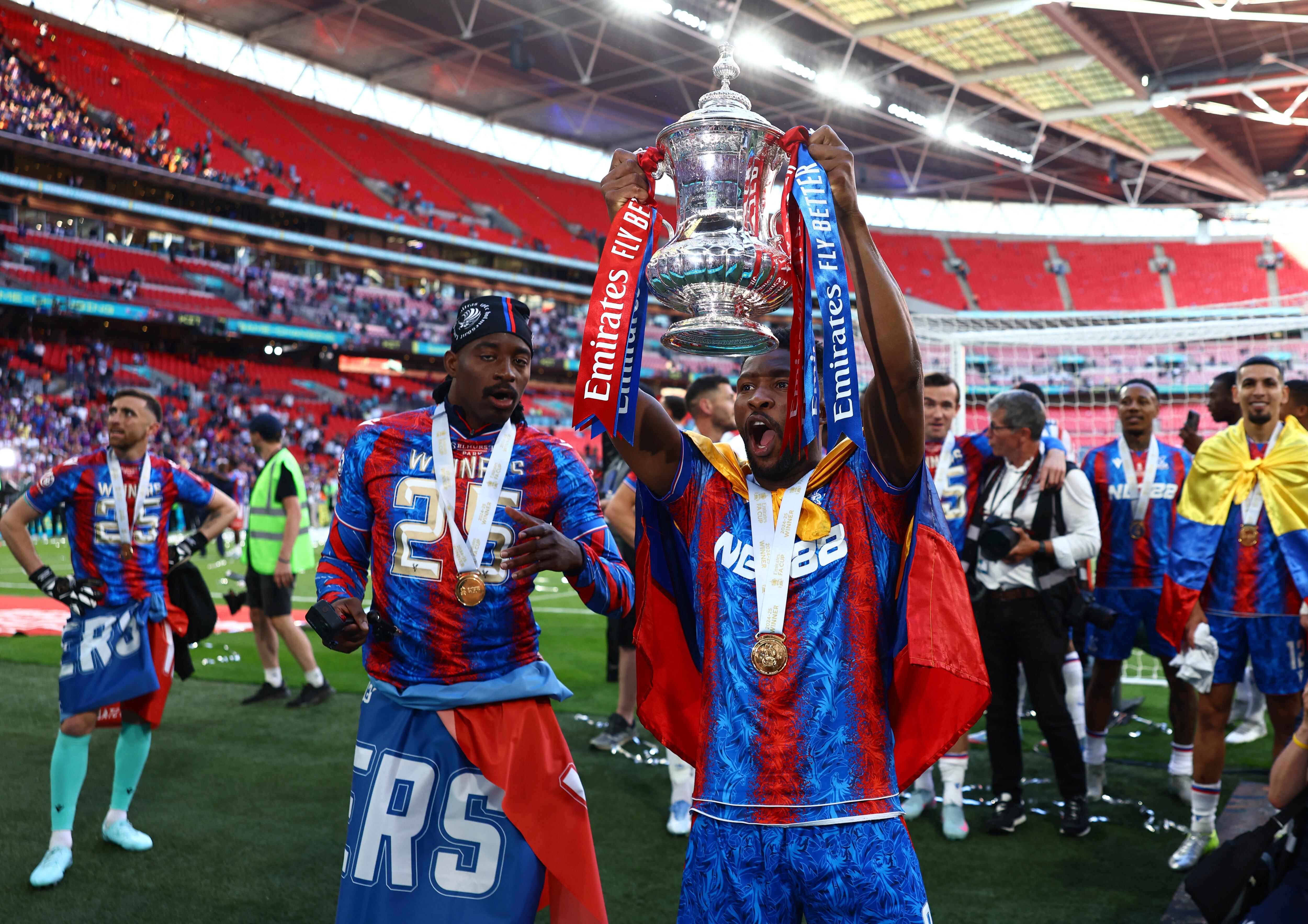 Lerma fue campeón junto a Daniel Muñoz de la FA Cup - crédito Reuters