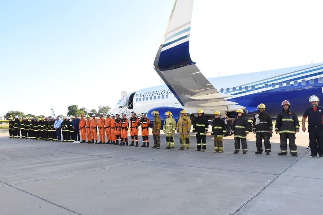 La llegada del Fireliner coincide con una fase crítica de los incendios en Parque Nacional Los Alerces y El Hoyo, donde ya se afectaron unas 2.000 hectáreas (Foto: Gobierno de Santiago del Estero)