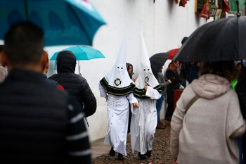 En Córdoba, nazarenos de la