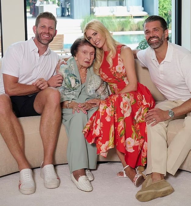 Ivanka Trump, Donald Trump Jr y Eric Trump con Marie Zelníková