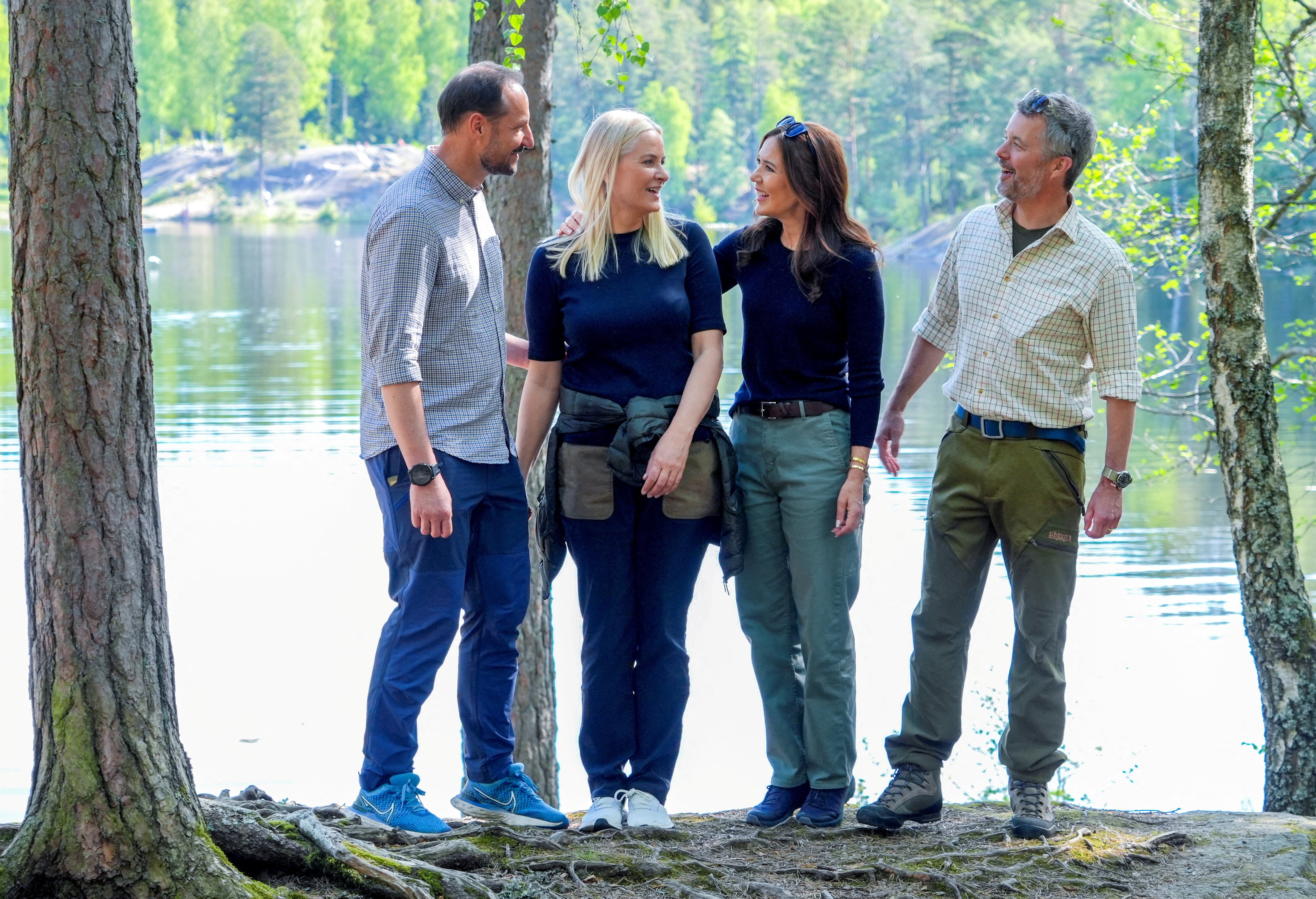 El rey Federico de Dinamarca, la reina María y los príncipes herederos Haakon y Mette-Marit de Noruega reaccionan durante su visita oficial de Estado a Noruega, en Oslo, Noruega, el 15 de mayo de 2024. (NTB/Lise Aaserud/vía REUTERS)