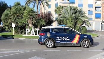Cuatro arrestados por el apuñalamiento con una botella rota a un hombre para robarle el móvil
