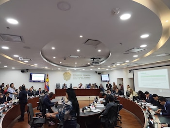 Cámara de Representantes respondió al auge del reclutamiento infantil en el Cauca con mayores castigos y controles digitales - crédito Cortesía a Infobae Colombia