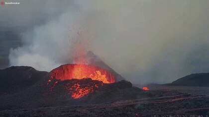 Nueva erupción volcánica en Islandia: es la quinta vez desde diciembre y la lava alcanzó los 50 metros de altura