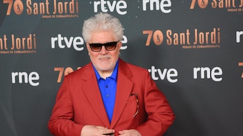 Almodóvar ensalza al cine en los Premis RNE Sant Jordi: "No concibo mi vida sin hacer películas"