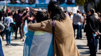 Una madre junto a su