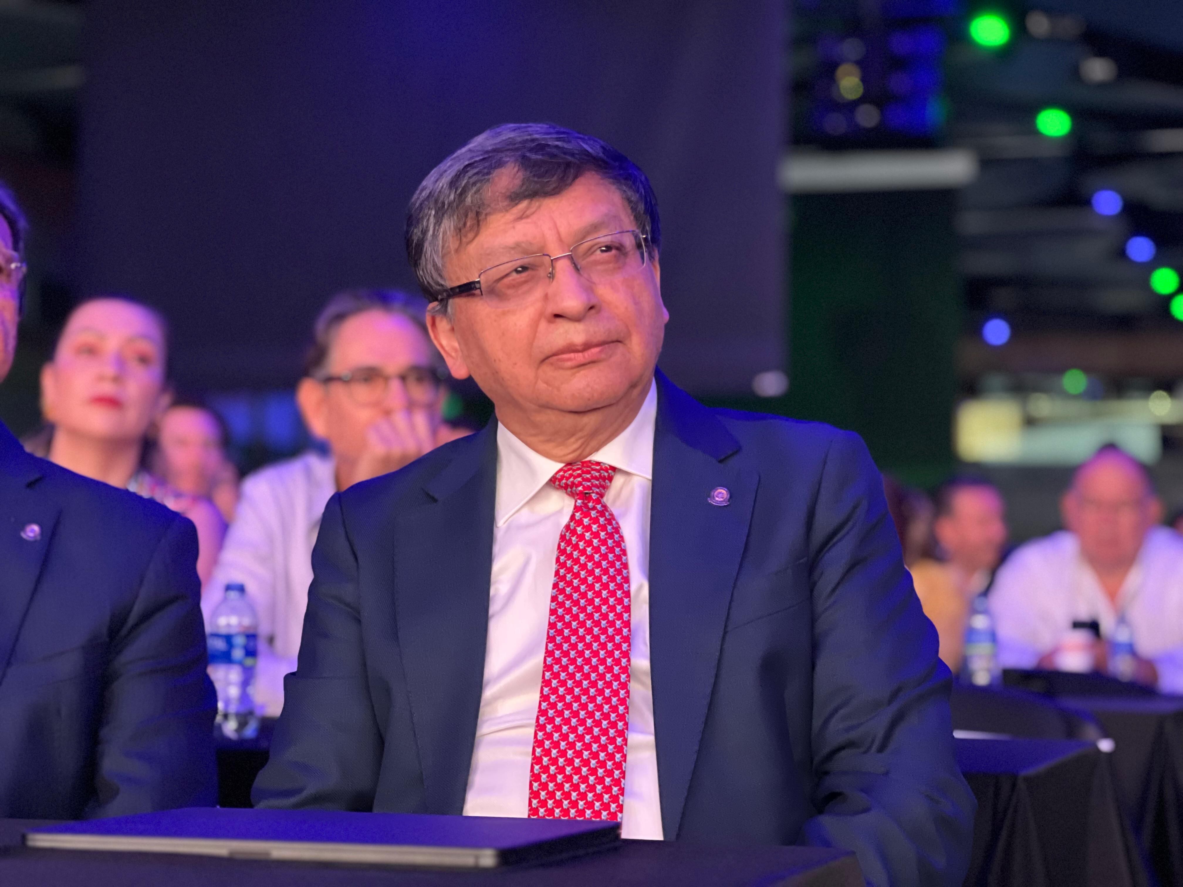 El presidente de la Corte Constitucional está en medio de la polémica por no reconer a un hijo - crédito @FenalcoNacional/X