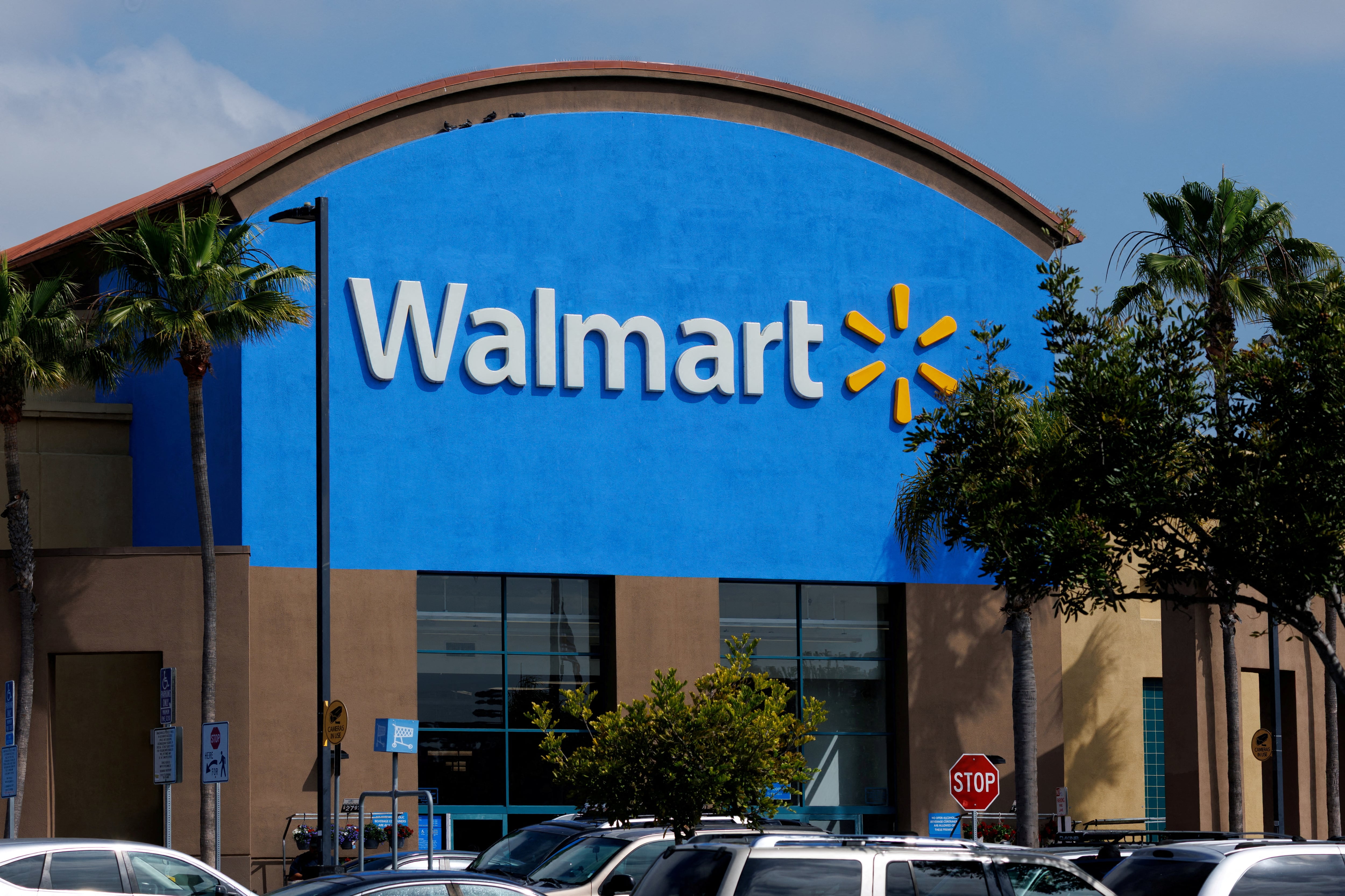 Walmart alcanzó un acuerdo con Estados Unidos para cerrar la demanda federal por la dispensación ilegal de opioides en sus farmacias (REUTERS/Mike Blake/File Photo)