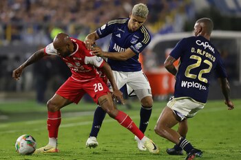 El Clásico capitalino tendría como ingrediente especial la presencia del uruguayo Jorge Bava, probable técnico de Santa Fe-crédito Lina Gasca/Colprensa