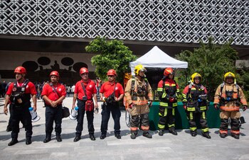 A cargo de bomberos y
