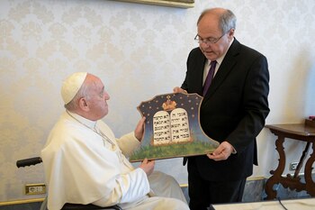 Dayan con el Papa Francisco